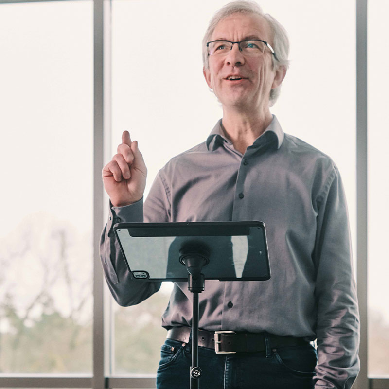 VACUUM-uni-tripod-base_Tablet-als-Notenstnder