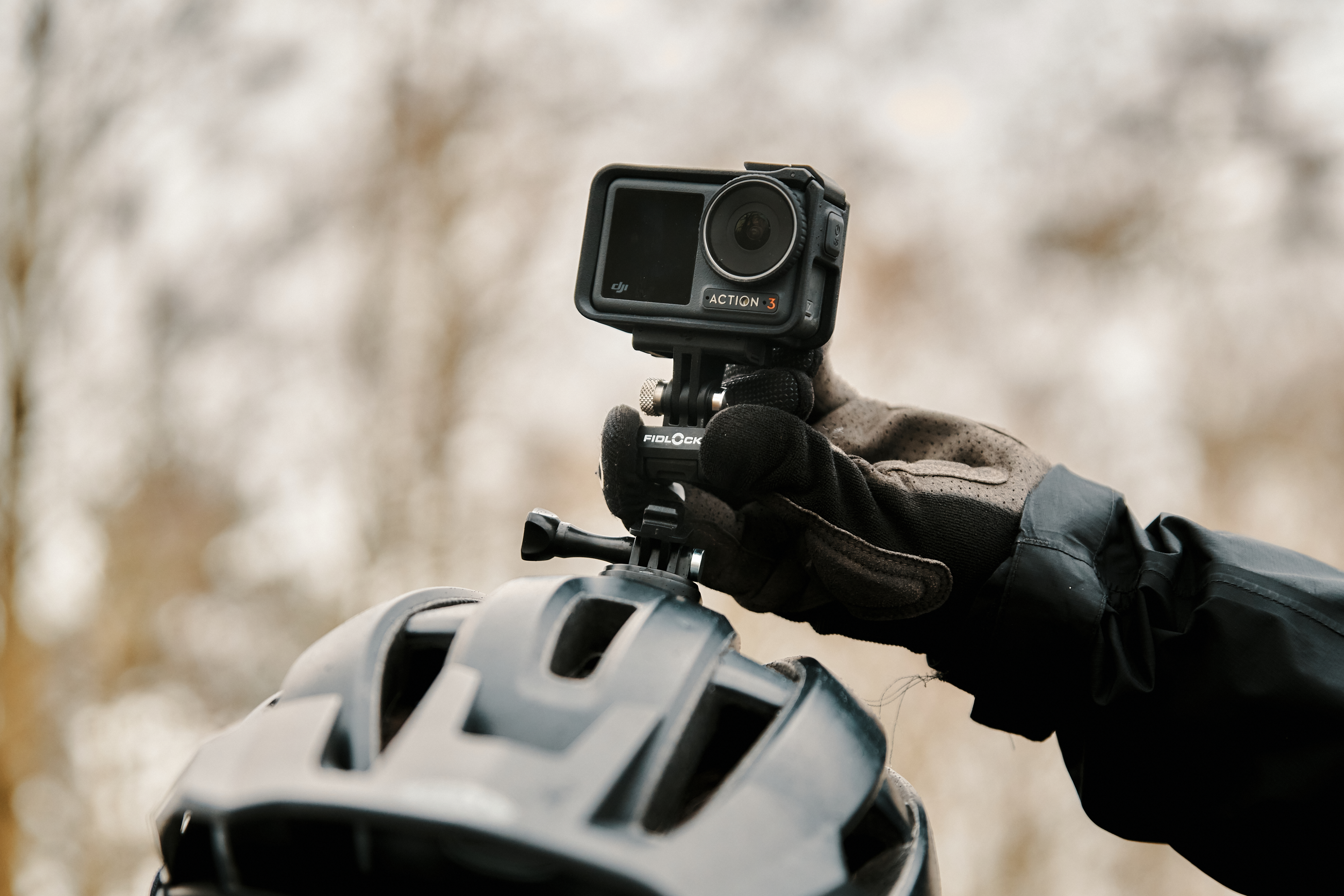 FIDLOCK-Webseite-Aktivitäten-Fotografieren_PINCLIP-Befestigung-dji