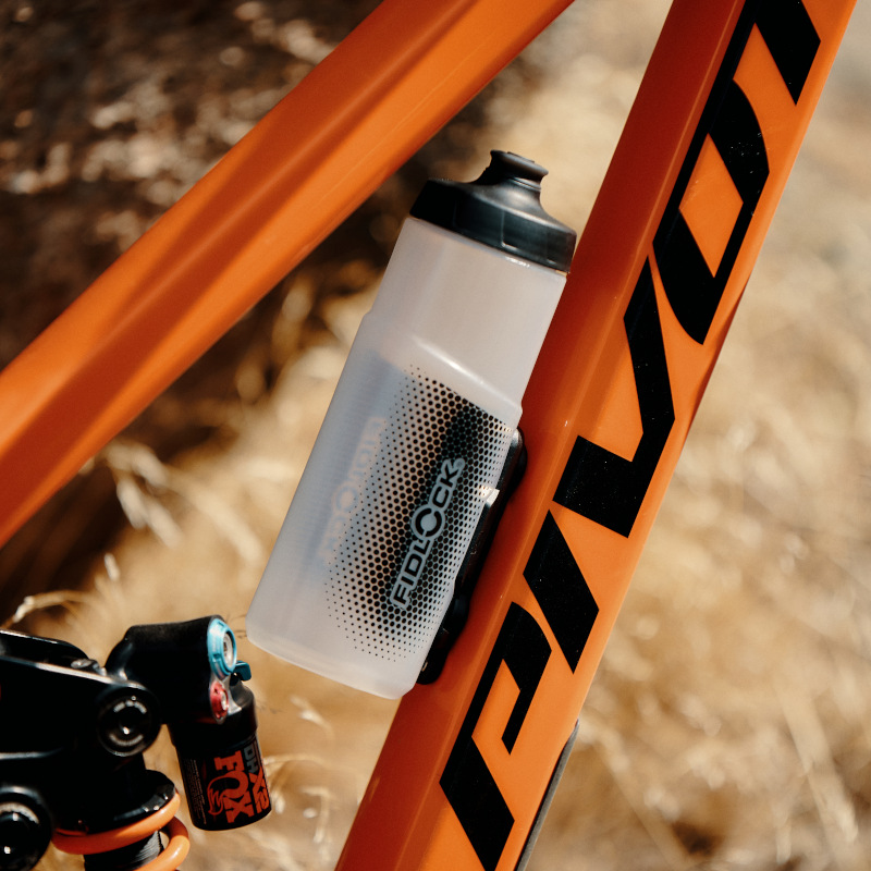 TWIST bottle 600 + bike base