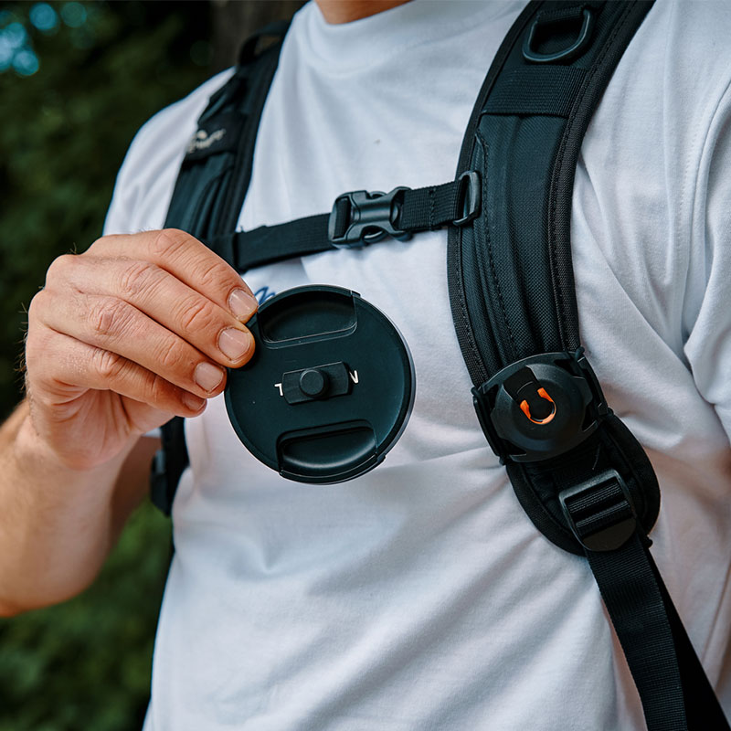 FIDLOCK-SNAPSNAP-lens-cap-clip-Kamerazubehör-Objektivdeckel_attachment