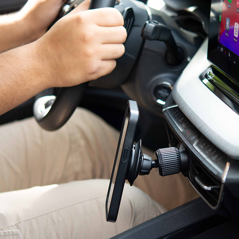 VACUUM-car-vent-base-mit-Handy-dran-befestigt