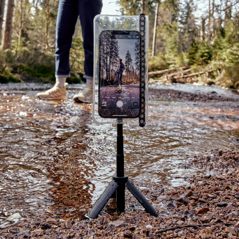 FIDLOCK-VACUUM-uni-phone-case-location-harz-wasser-über-den-steinen-foto