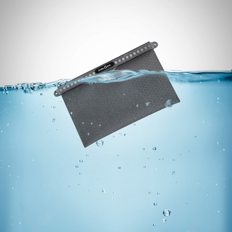 FIDLOCK_HERMETIC_dry-bag-mega-TGG-Rendering-im-Wasser