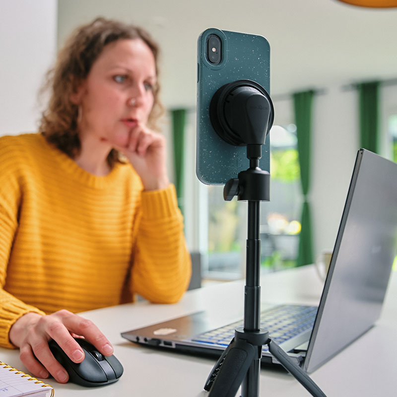 VACUUM-mini-tripod-base-im-Home-Office