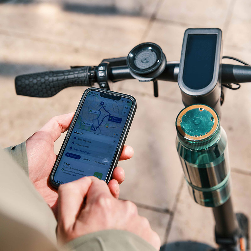 FIDLOCK-Webseite-Aktivitäten-E-Scooter-VACUUM-und-TWIST